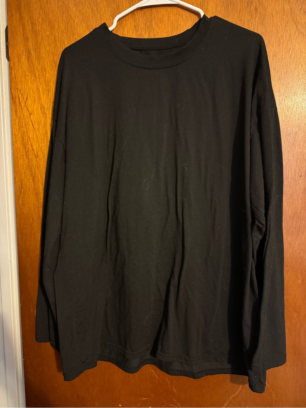 Men's Black Long-Sleeve Crewneck Shirt